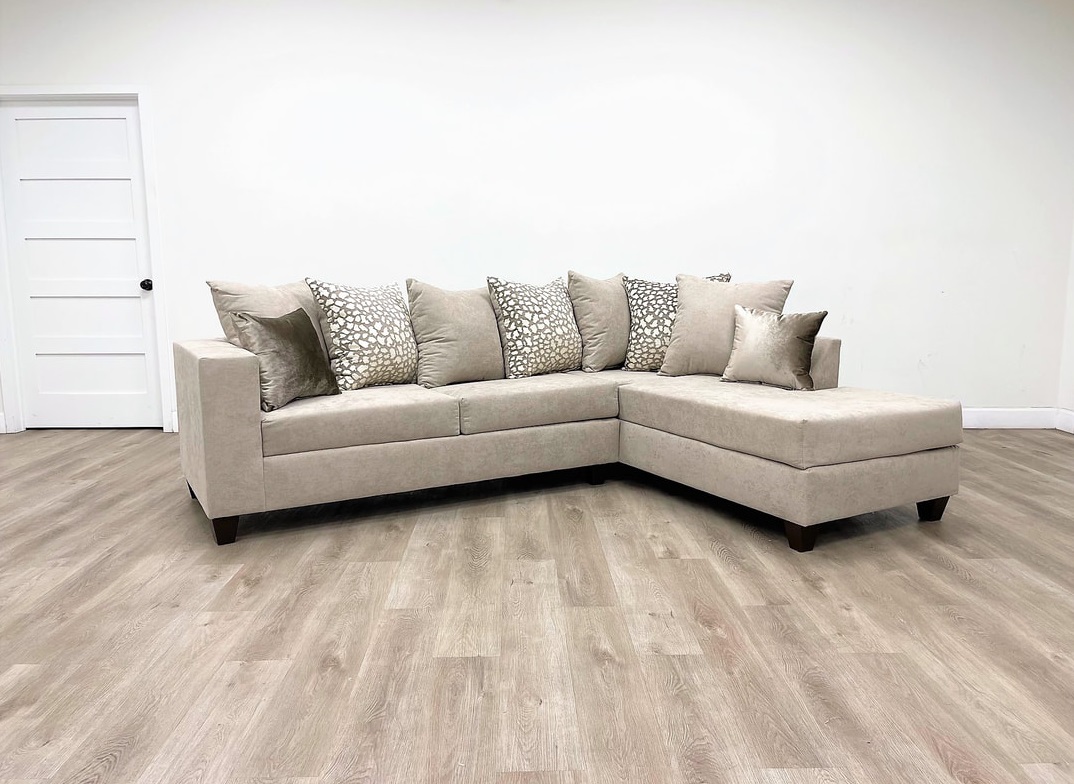* 110 BEIGE HOLLYWOOD // SECTIONAL Image