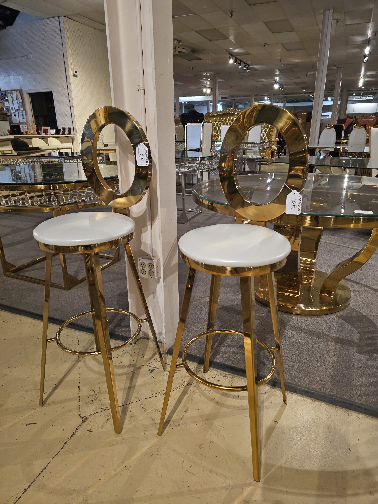 + 05C250531GW Gold barstool Image