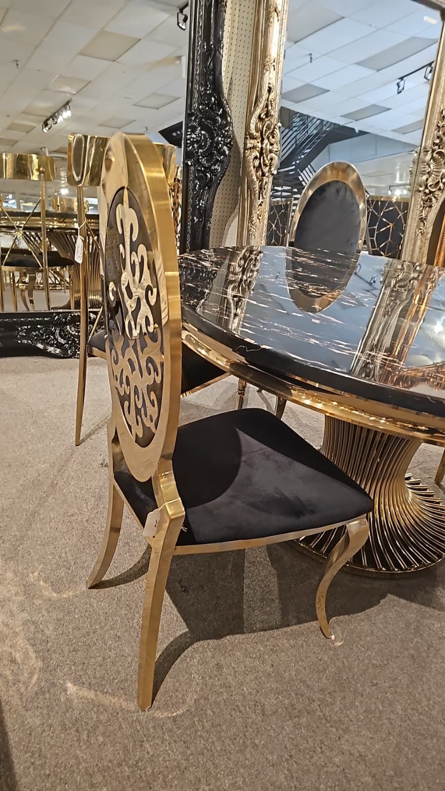 05C901GVB Gold/black Oval chair Image