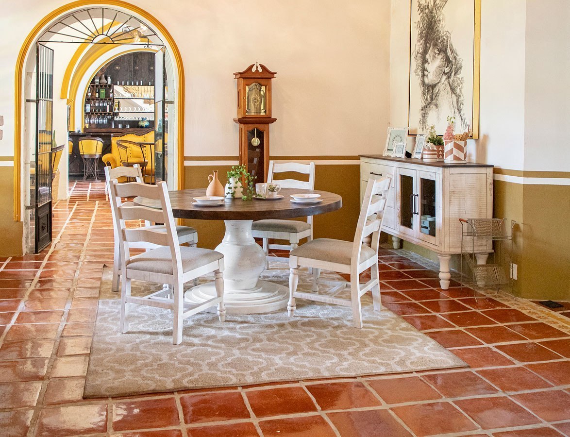 + IFD1921 / ROCK VALLEY ROUND DINING SET Image