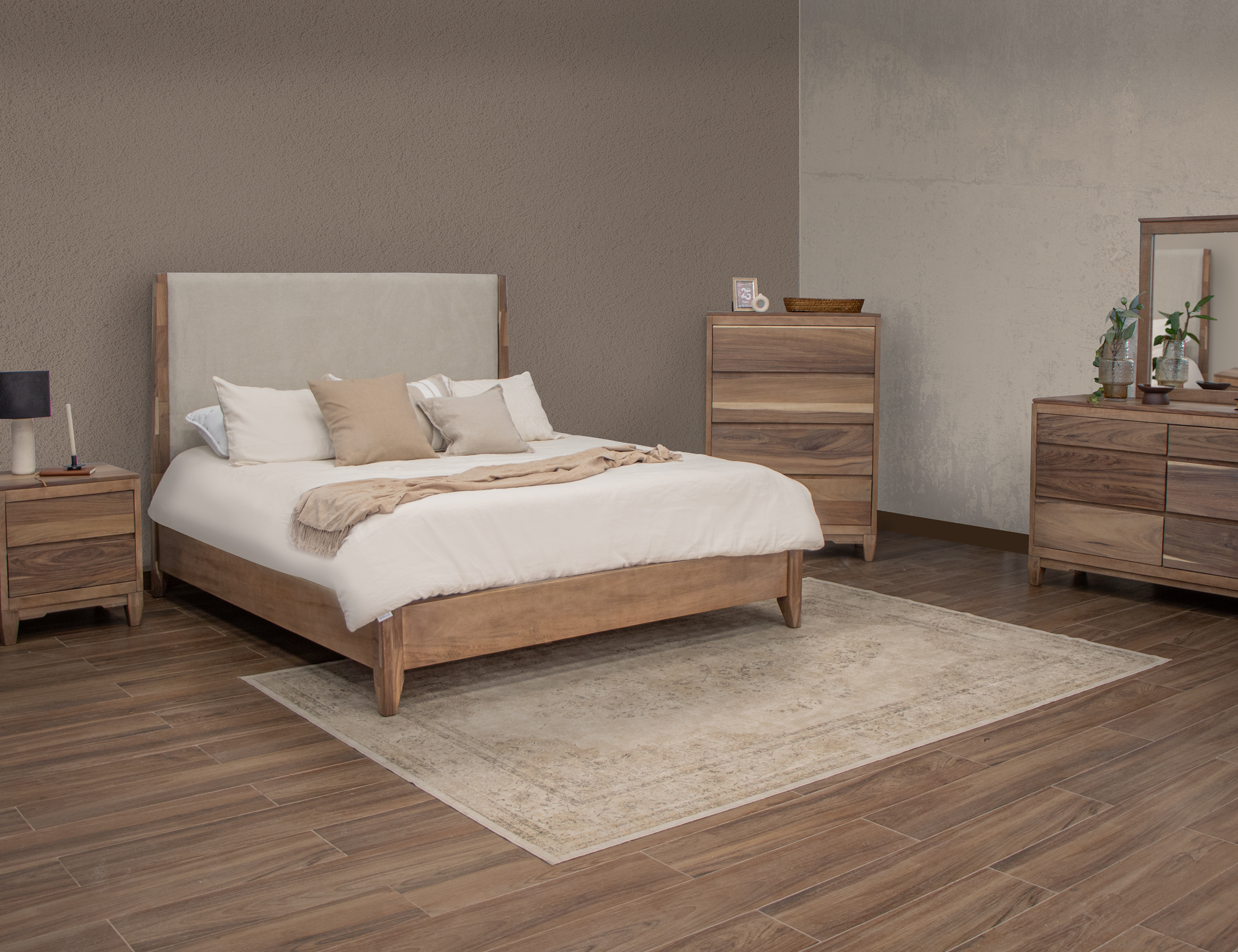 * Parota Nova, Upholstered King Bed Image