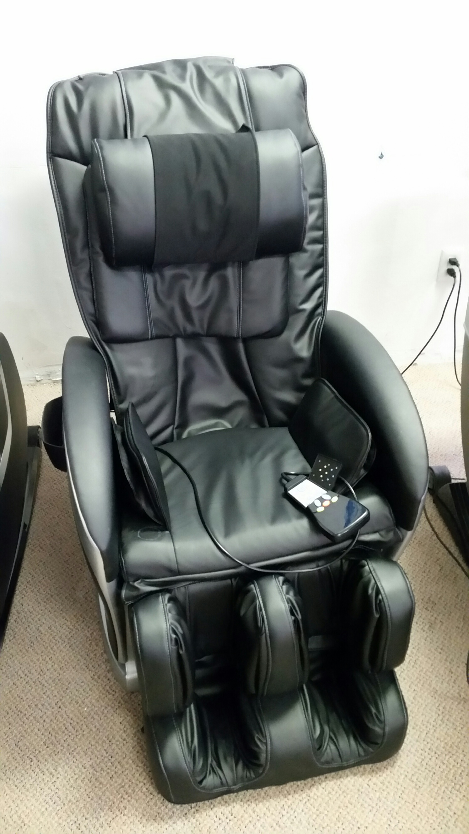 8820-A MASSAGE CHAIR BLACK Image