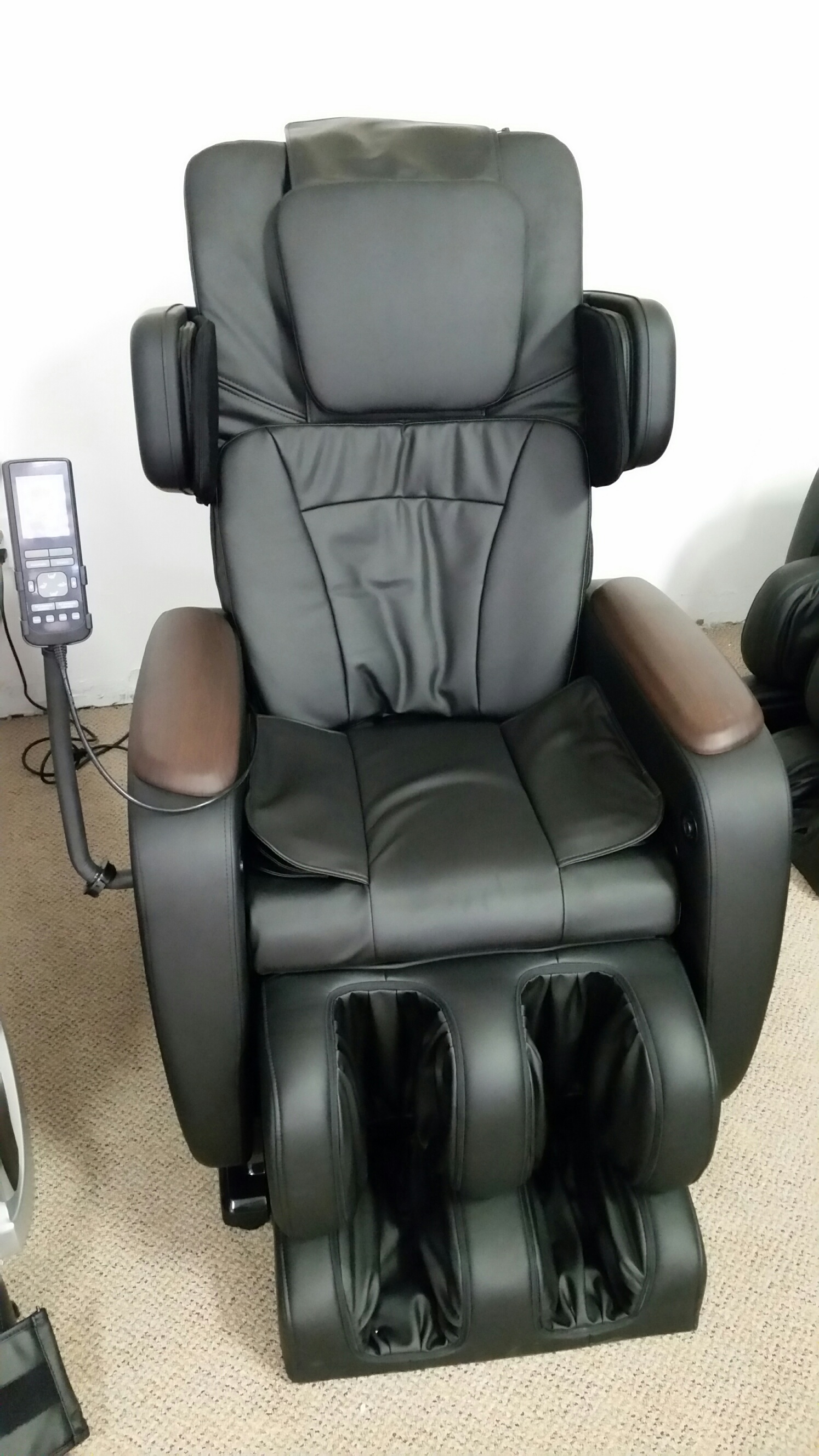 8840-A MASSAGE CHAIR BLACK Image