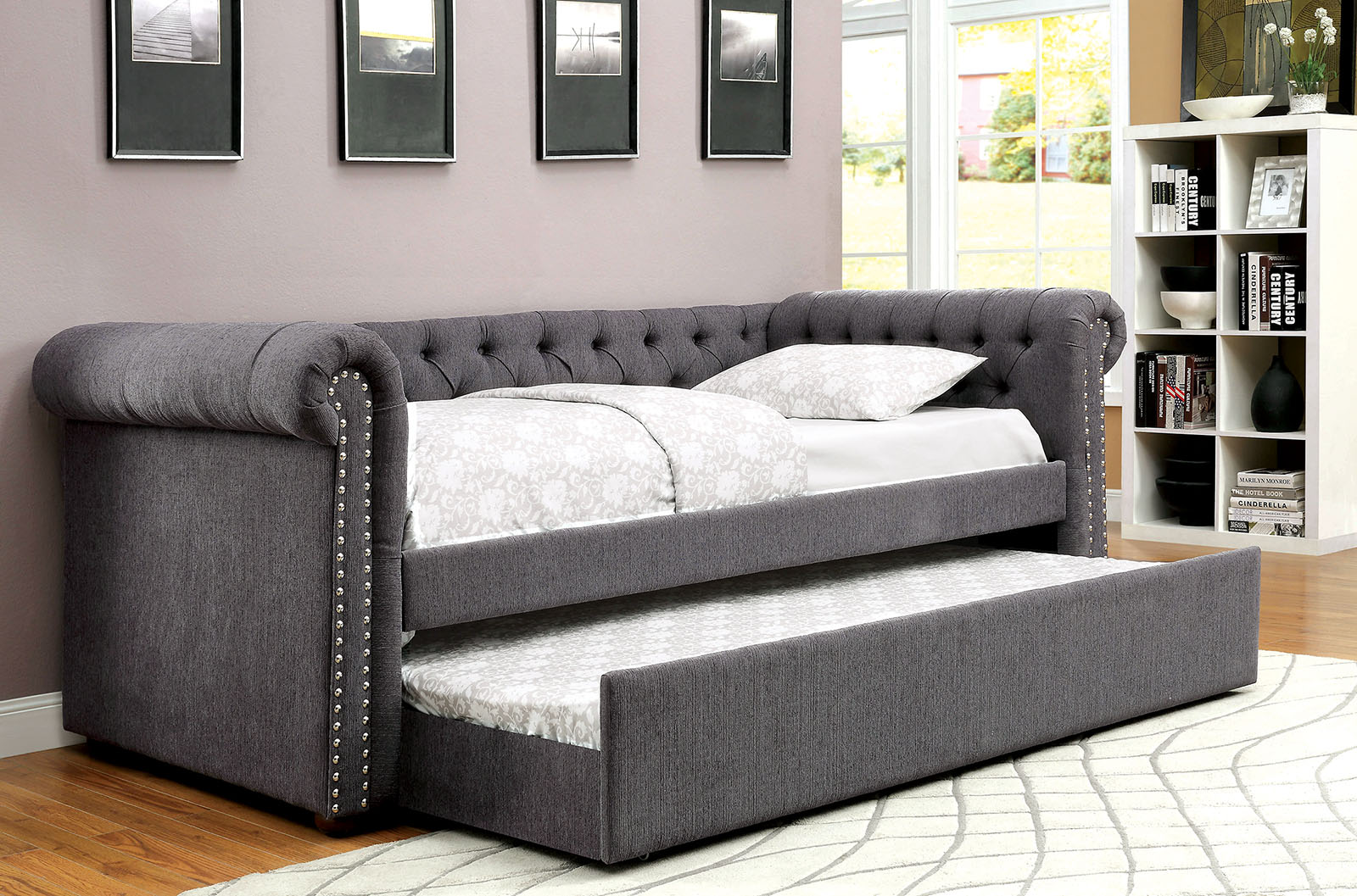 * CM1027 - Gray Daybed