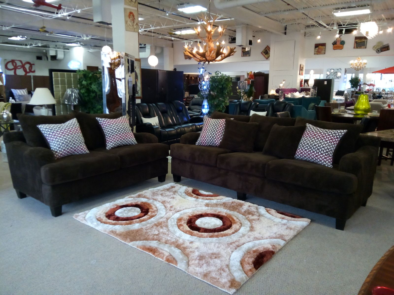 Romance - Formal Living Room Set Image