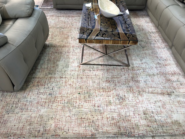 COMFORT CREAM/RED RUG Image