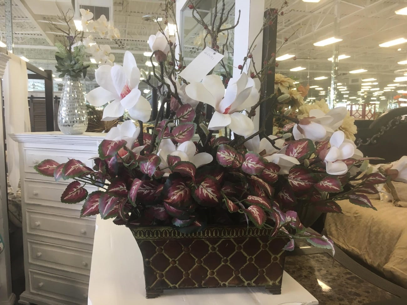 FLOWER ARRANGEMENT Image